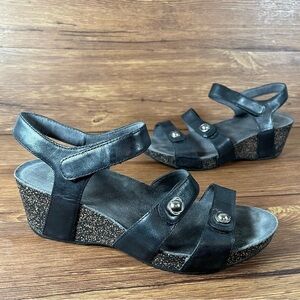 Dansko Savannah Black Leather Wedge Clogs Sandals Women’s Size 9.5 (40) Shoes